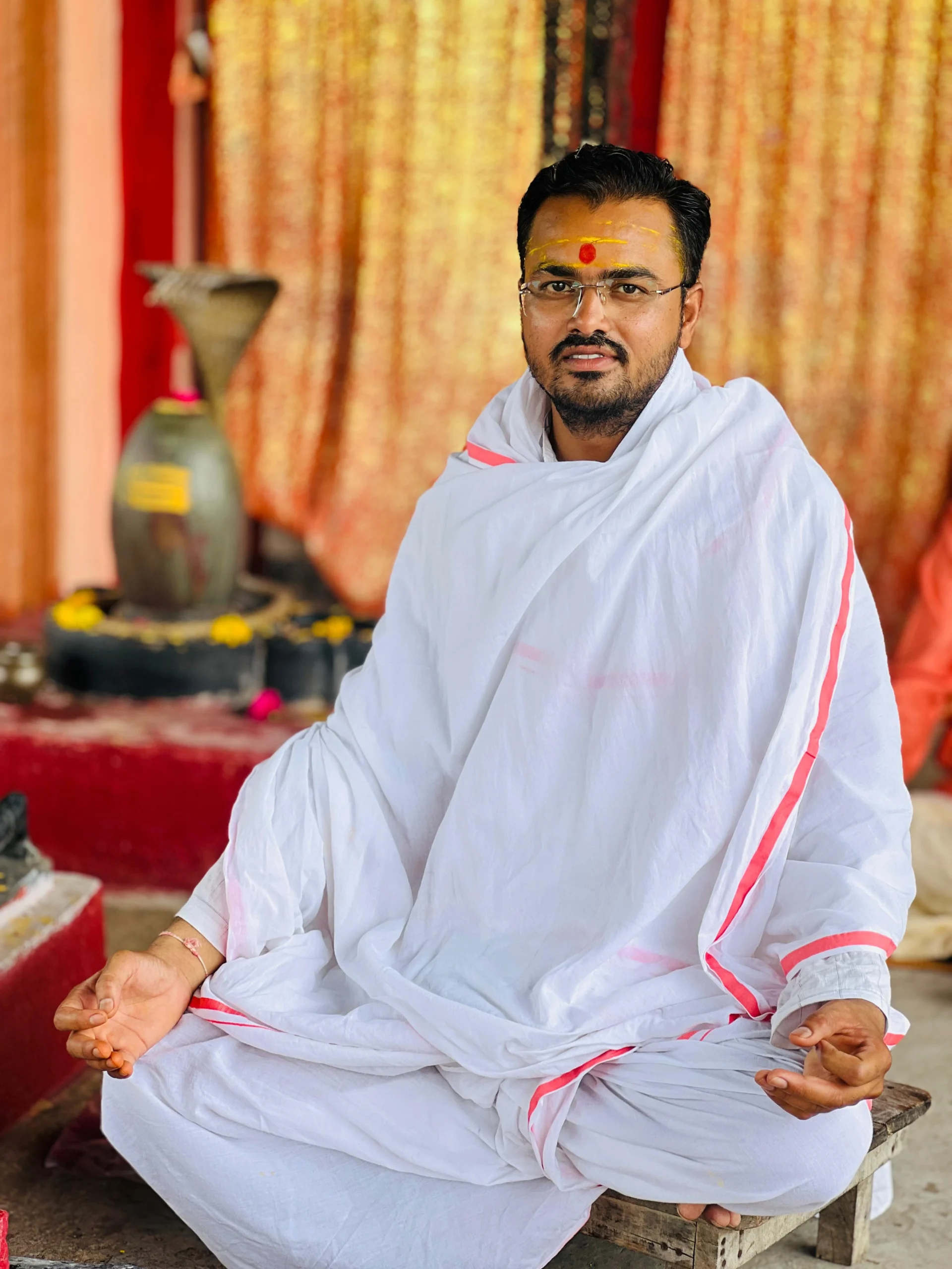 आचार्य पंडित देवेंद्र शर्मा - प्रोफाइल फोटो